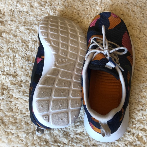 Nike colorblock shoes - Picture 4 of 5